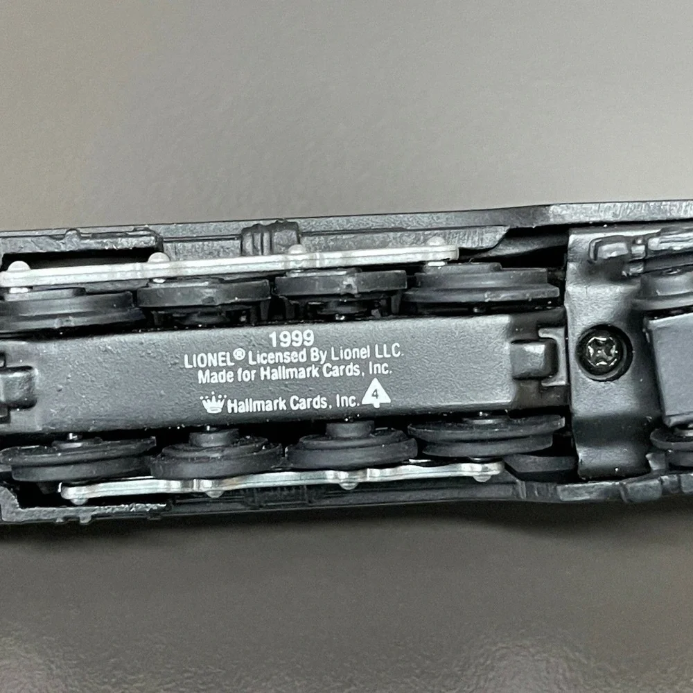 Hallmark Keepsake 746 Norfolk and Western Steam Locomotive Lionel Train Ornament